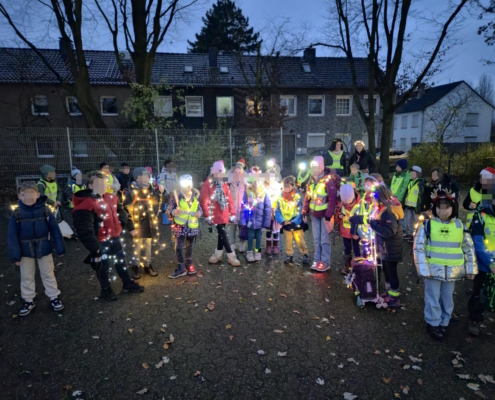 Glühwürmchentag 2025 Grundschule Pantrings Hof Herne (5)