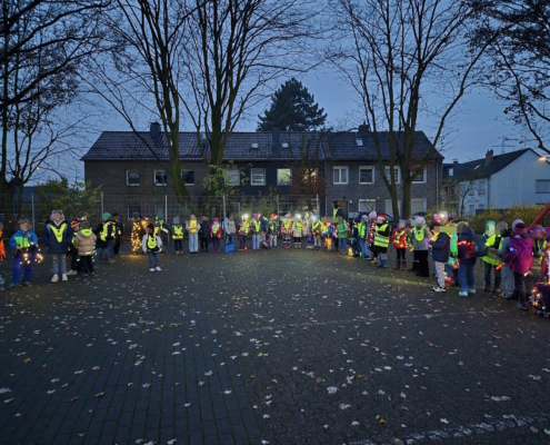 Glühwürmchentag 2025 Grundschule Pantrings Hof Herne (6)